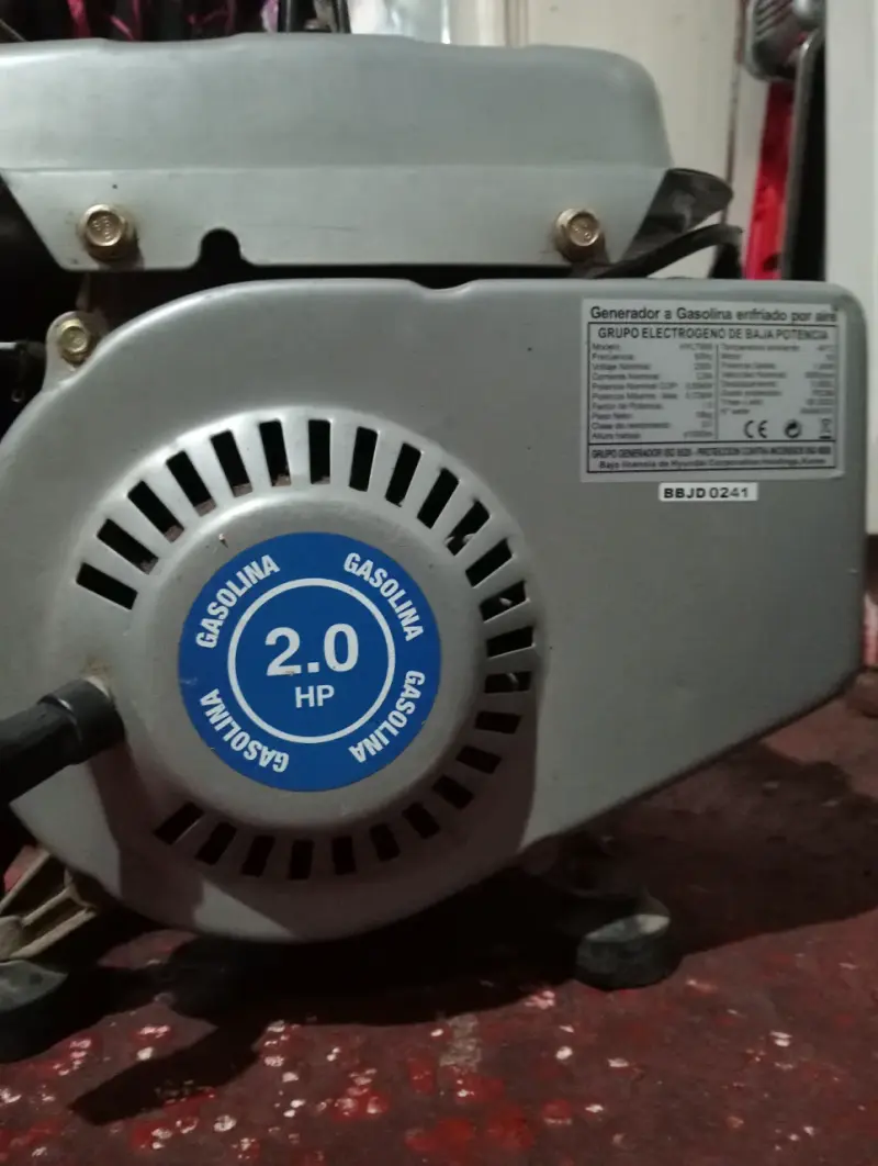 Generador a gasolina Hyundai HYLT950 2.0 HP - 3