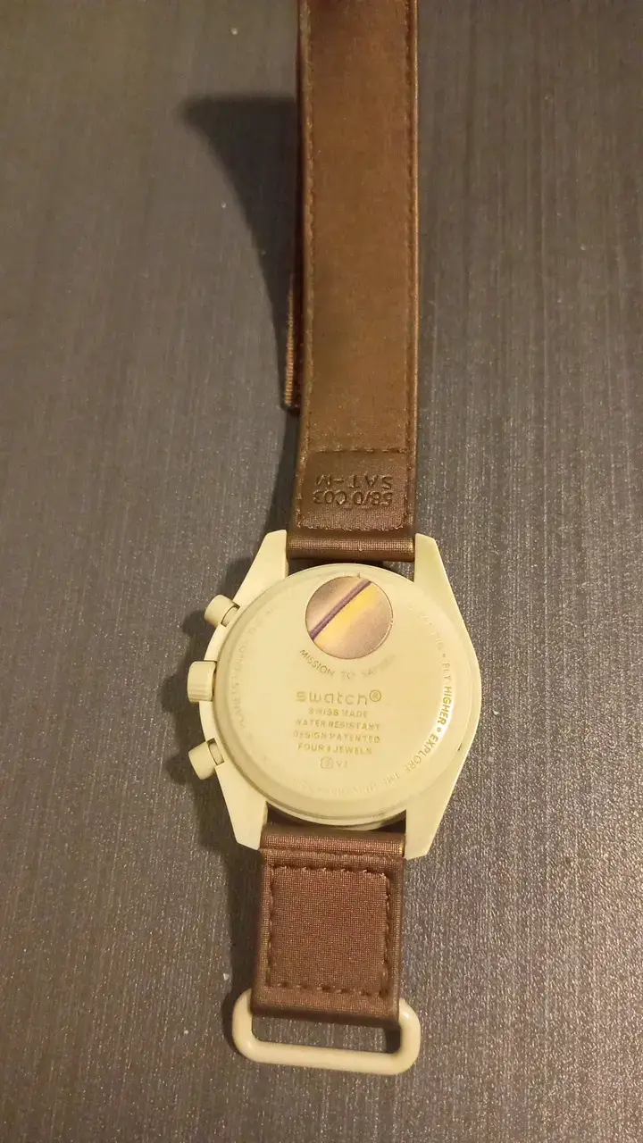 Reloj Omega Swatch Speedmaster Mission to Moon - 4