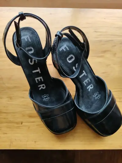 Sandalias negras de charol con plataforma Foster - miniatura 2