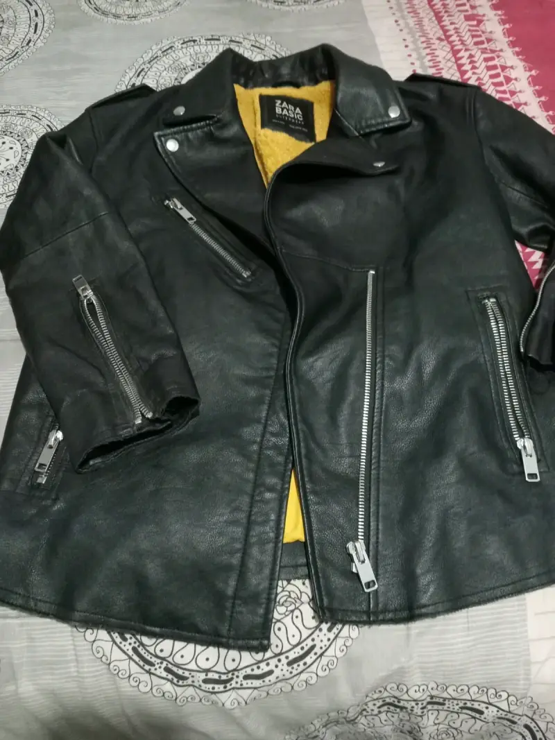Chaqueta de cuero negra Zara Basic para mujer