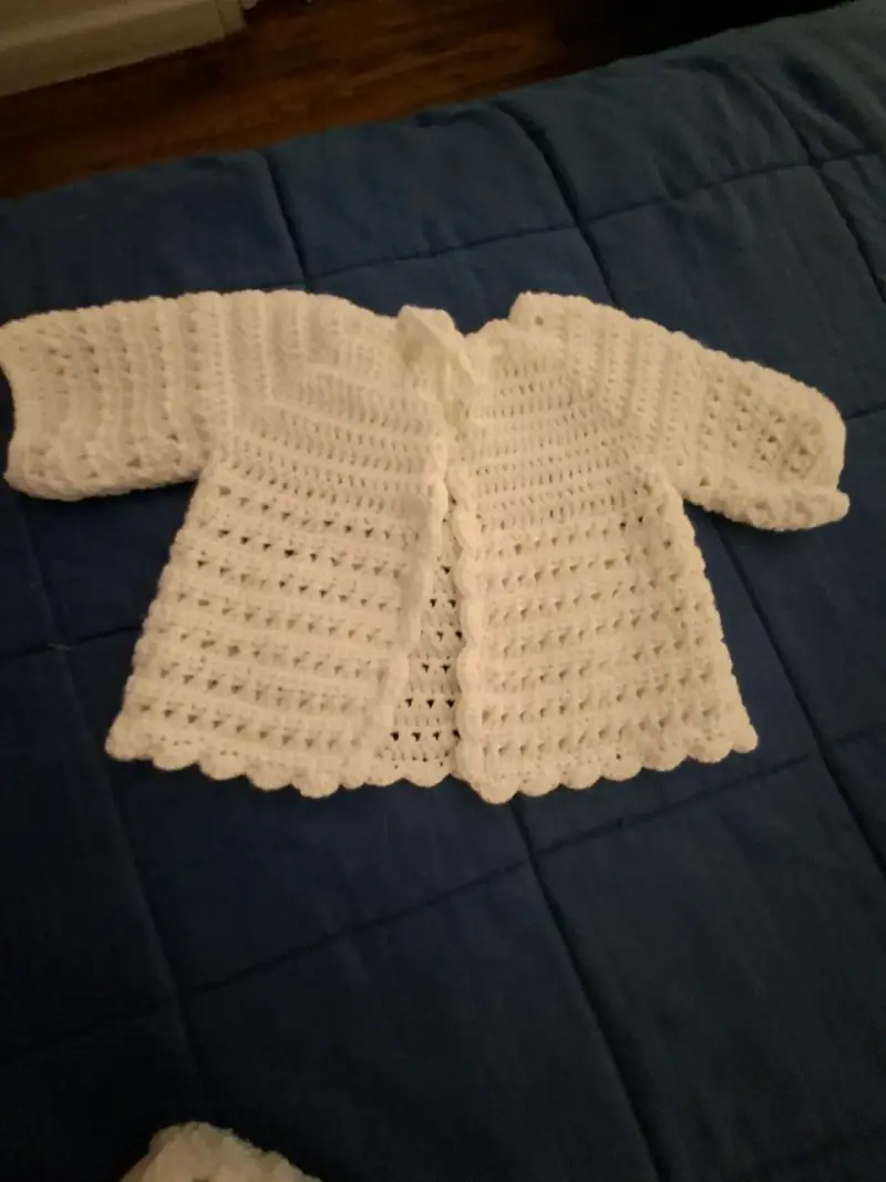 Conjunto de ropa tejida para bebé en crochet - 4