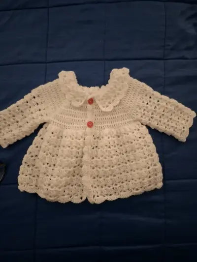 Conjunto de ropa tejida para bebé en crochet - miniatura 5