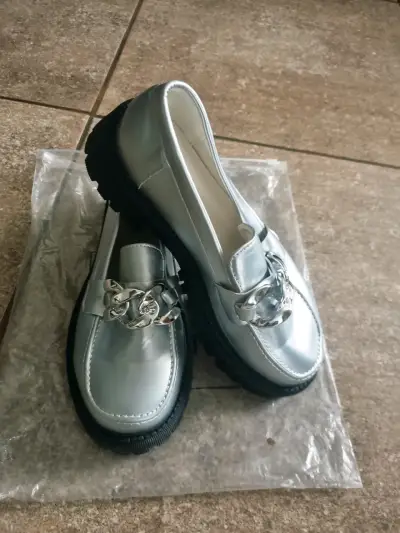 Mocasines plateados con suela gruesa para mujer - miniatura 3