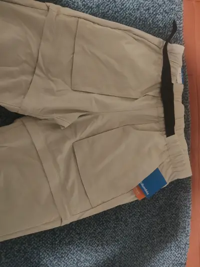 Pantalones Columbia beige con cinturón ajustable - miniatura 3