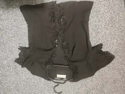 Blusa negra con encaje SouthLand - miniatura 2