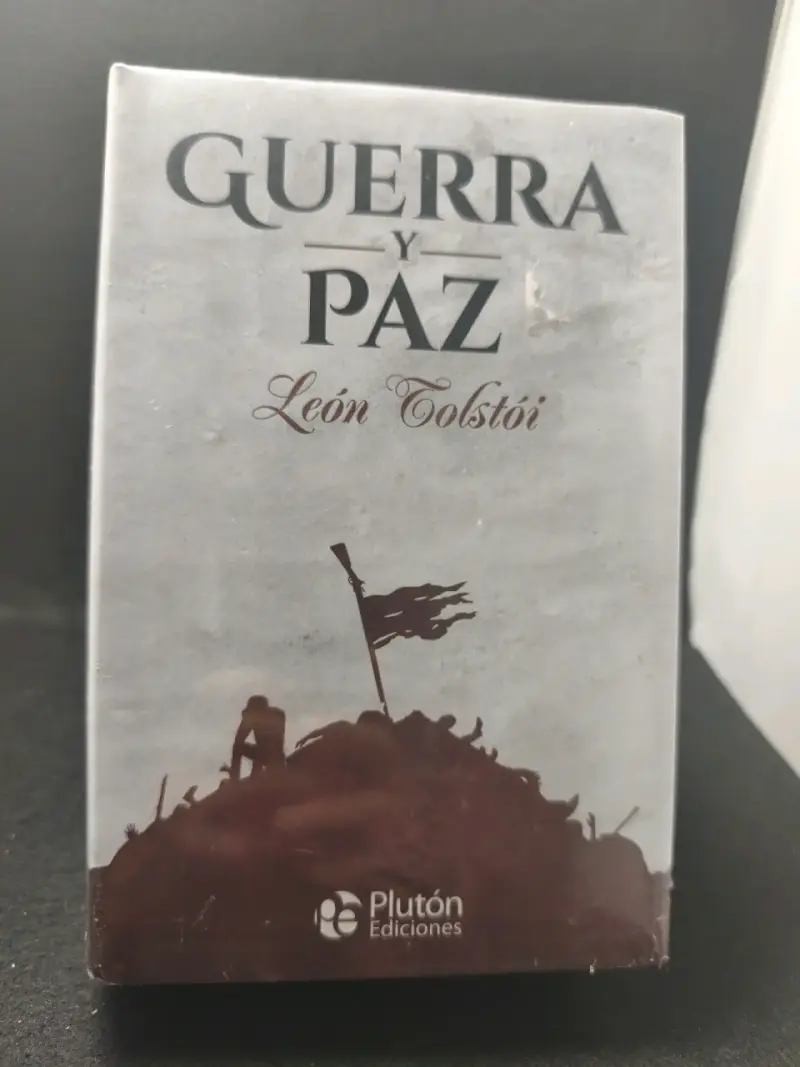 Libro Guerra y Paz de León Tolstói - 1