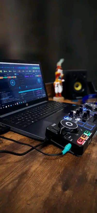 Controlador DJ USB compacto con jog wheels - miniatura 2