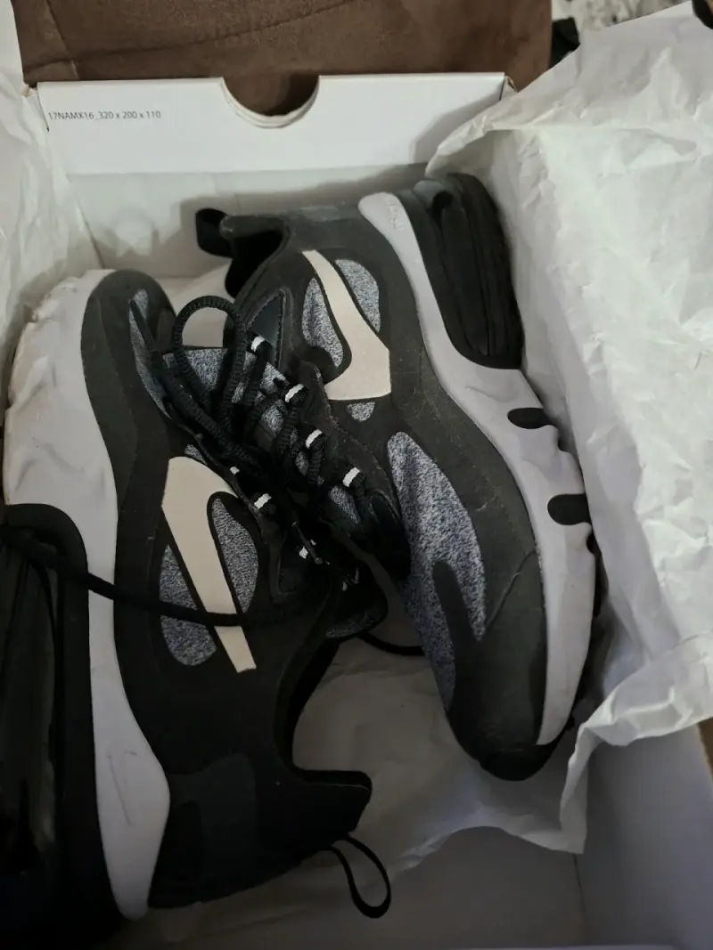 Zapatillas Nike Air Max 270 React Mujer Negro Gris - 3