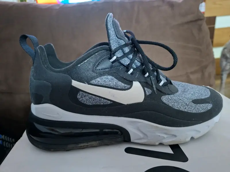 Zapatillas Nike Air Max 270 React Mujer Negro Gris - 4