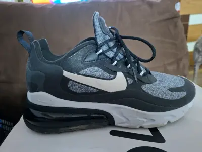 Zapatillas Nike Air Max 270 React Mujer Negro Gris - miniatura 4