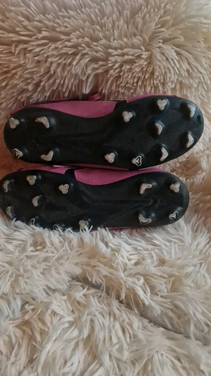 Zapatillas de fútbol Puma Ultra rosadas para mujer - 4