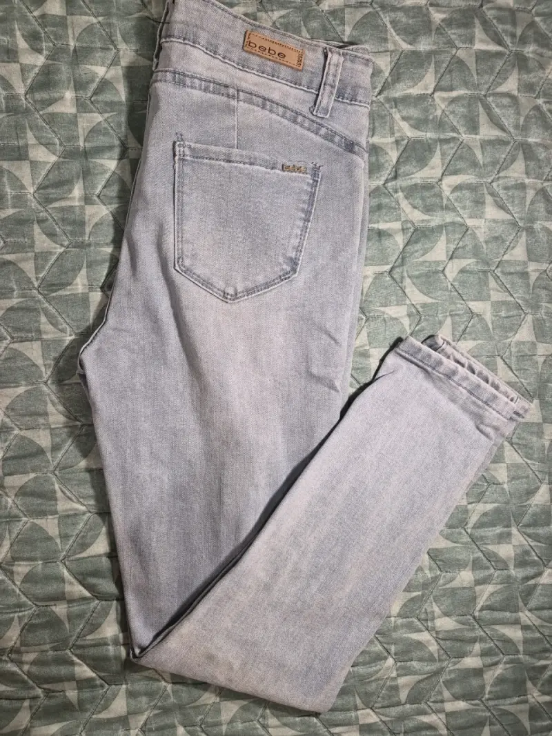 Jeans de mujer desgastados celestes Bebe - 2