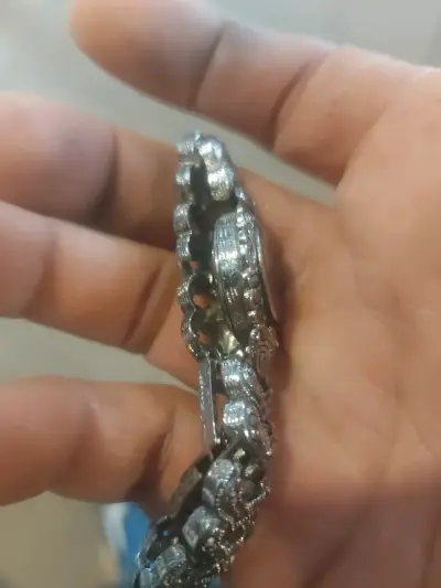 Reloj de pulsera elegante con diseño de joyería - miniatura 3