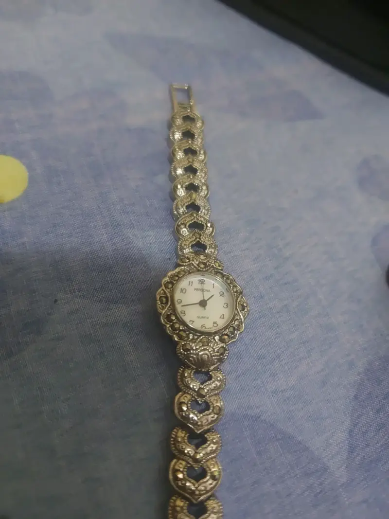 Reloj de pulsera elegante con diseño de joyería - 5