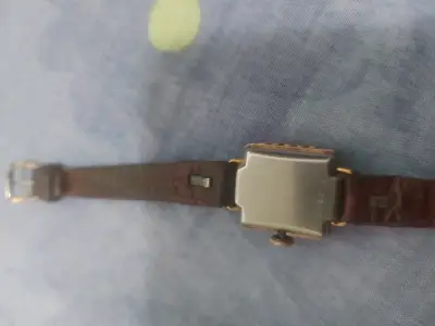 Reloj vintage Certina de pulsera dorado - miniatura 5