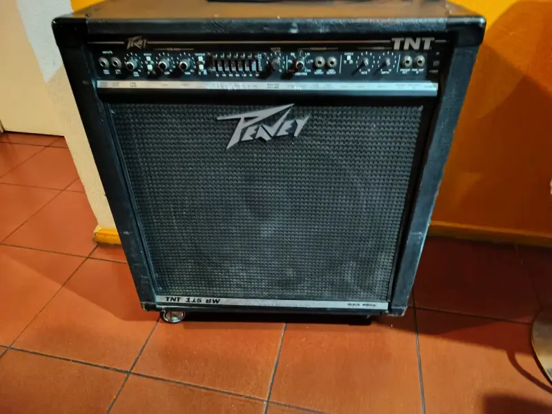 Amplificador de Bajo Peavey TNT 115 BW - 1