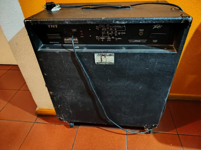 Amplificador de Bajo Peavey TNT 115 BW - 2