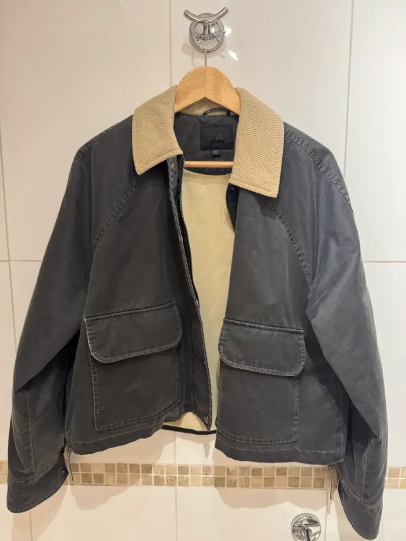 Chaqueta gris engomada Zara - 2