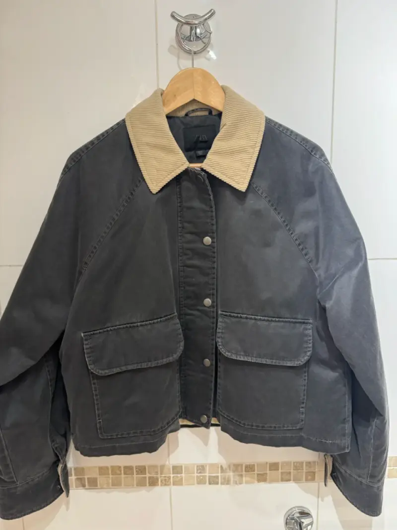Chaqueta gris engomada Zara - 3