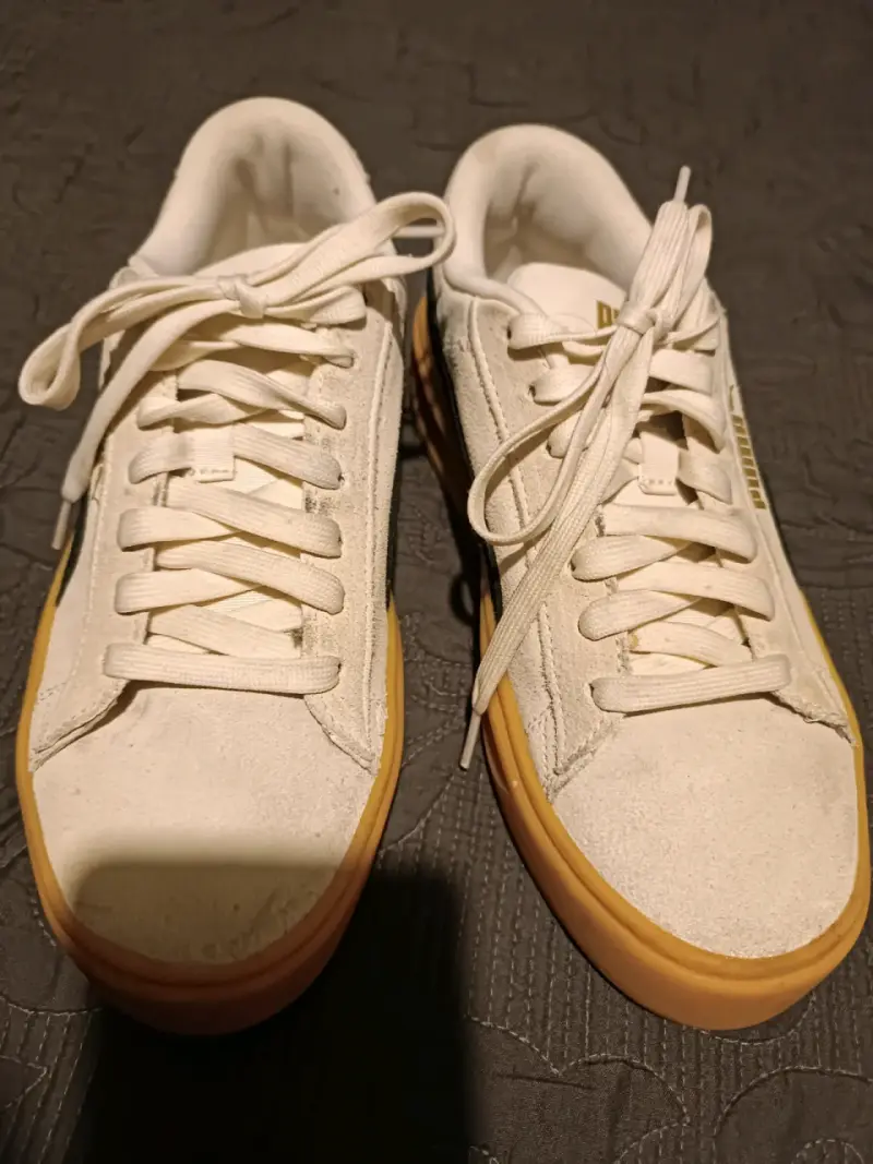 Zapatillas Puma blancas con suela amarilla - 3