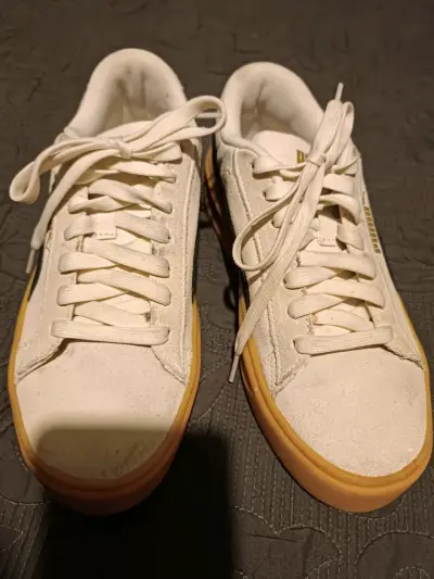 Zapatillas Puma blancas con suela amarilla - miniatura 3