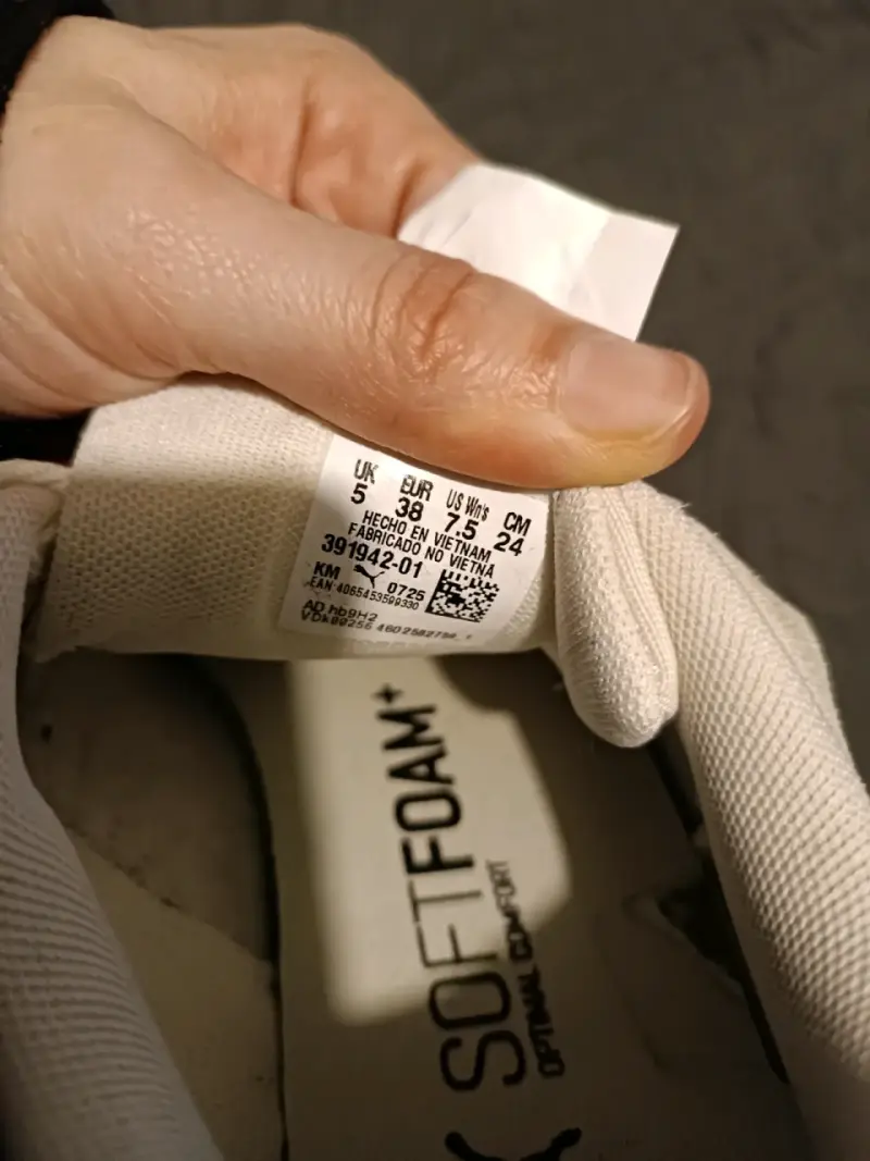 Zapatillas Puma blancas con suela amarilla - 4