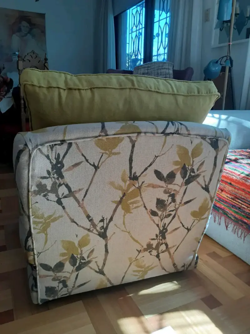 Sillones individuales con cojines florales - 3
