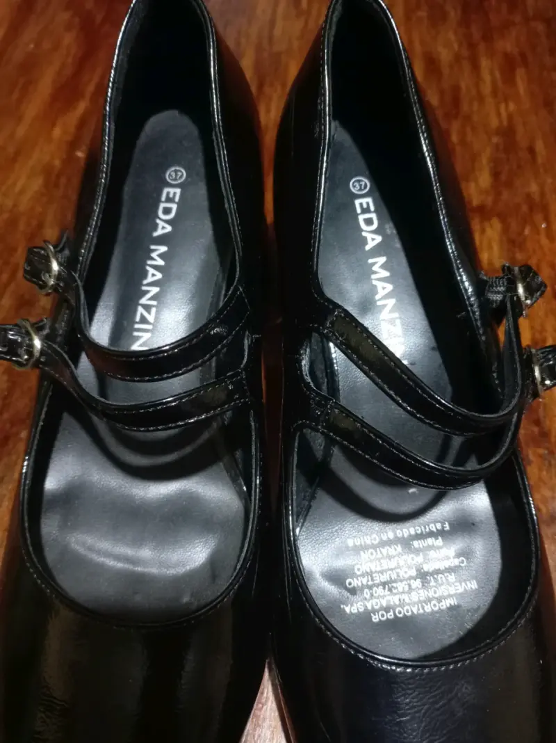 Zapatos de charol negros con hebillas - 9
