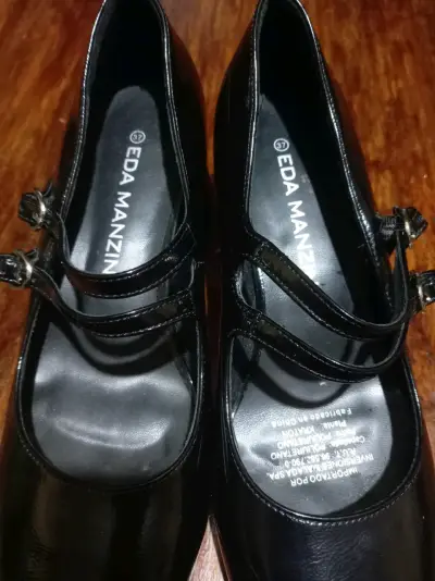 Zapatos de charol negros con hebillas - miniatura 9