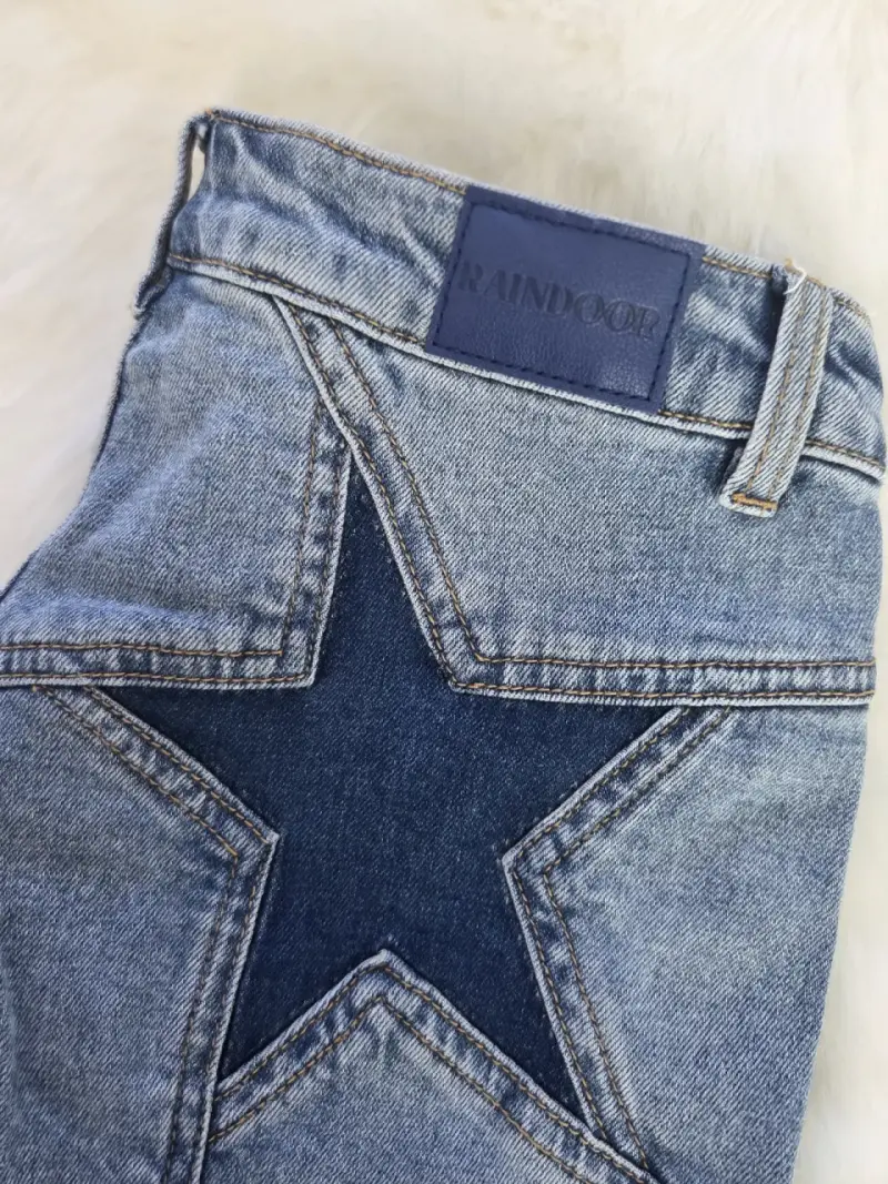 Jeans de mezclilla con estrella Raindoor