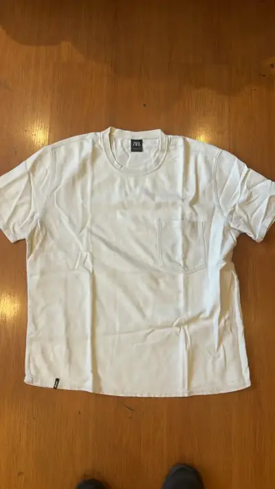 Polera blanca con bolsillo Zara XL - miniatura 1