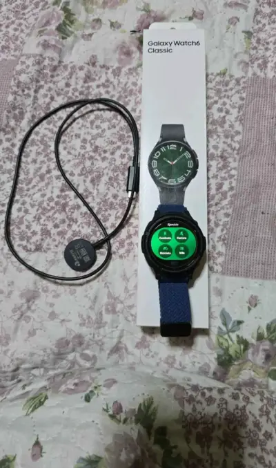 Samsung Galaxy Watch6 Classic con correa azul - miniatura 2