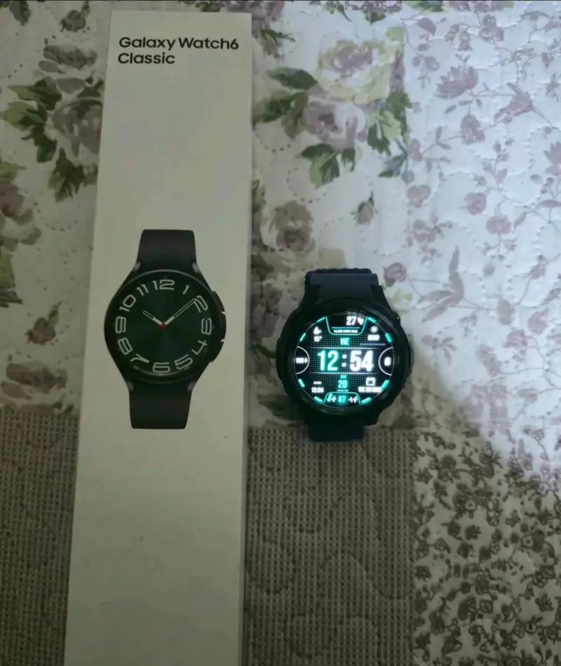Samsung Galaxy Watch6 Classic con correa azul - 4