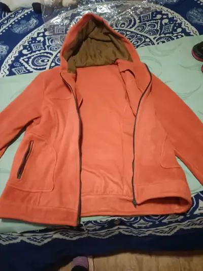 Chaqueta de polar naranja con capucha - miniatura 4