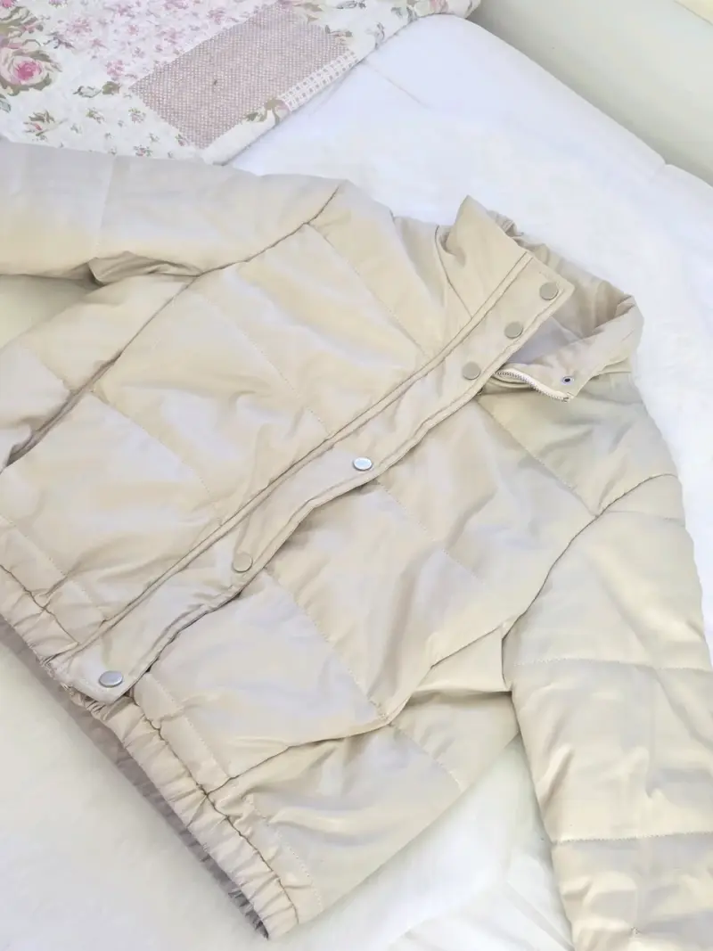 Chaqueta acolchada beige para mujer - 4