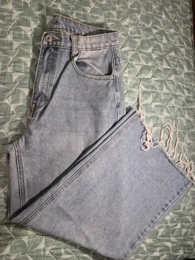 Jeans de mezclilla azul claro con flecos - miniatura 1