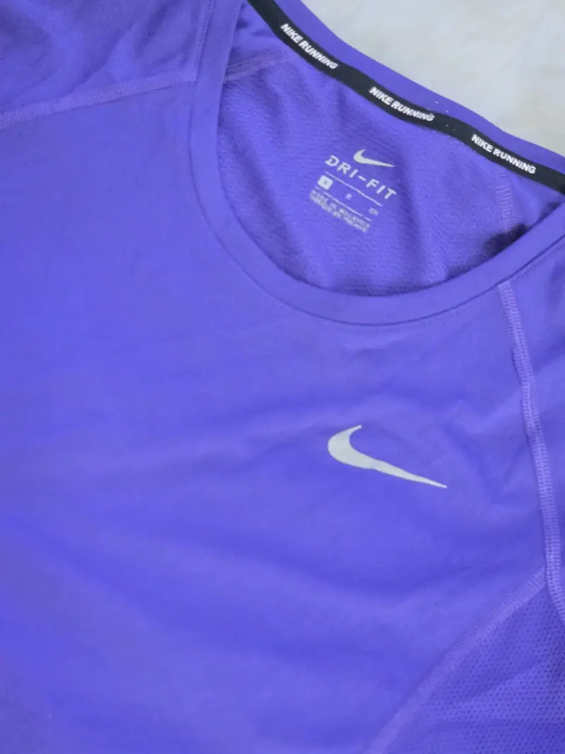 Polera Deportiva Nike Dri-Fit Morada - 2