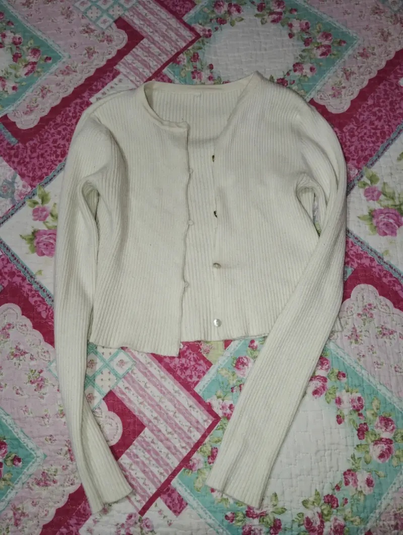 Cárdigan de punto beige para mujer