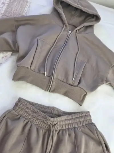 Conjunto de buzo deportivo beige unisex - miniatura 2
