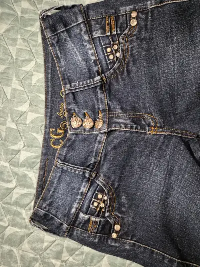 Jeans colombianos con detalles decorativos - miniatura 1