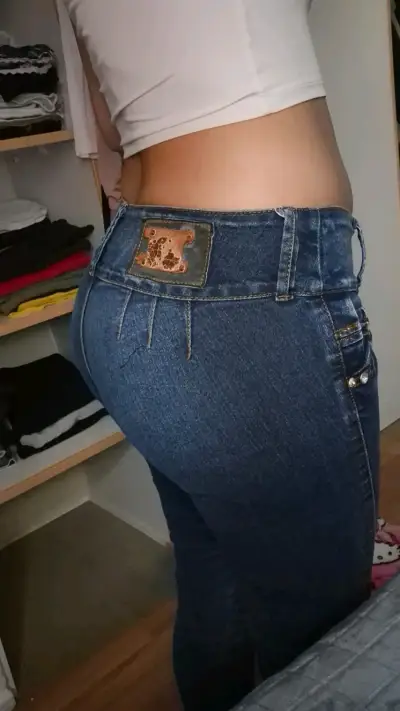 Jeans colombianos con detalles decorativos - miniatura 4