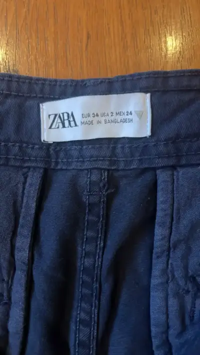 Pantalones cargo azul marino Zara para mujer - miniatura 3