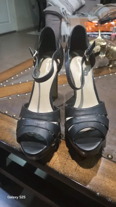 Tacones de cuero negro marca Gacel talla 38 - miniatura 4