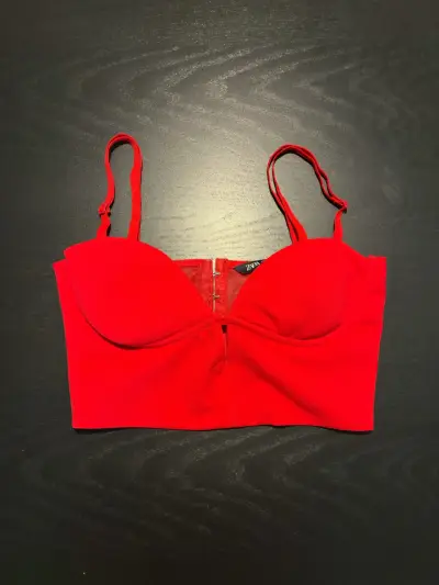 Top rojo estilo corset Zara - miniatura 1