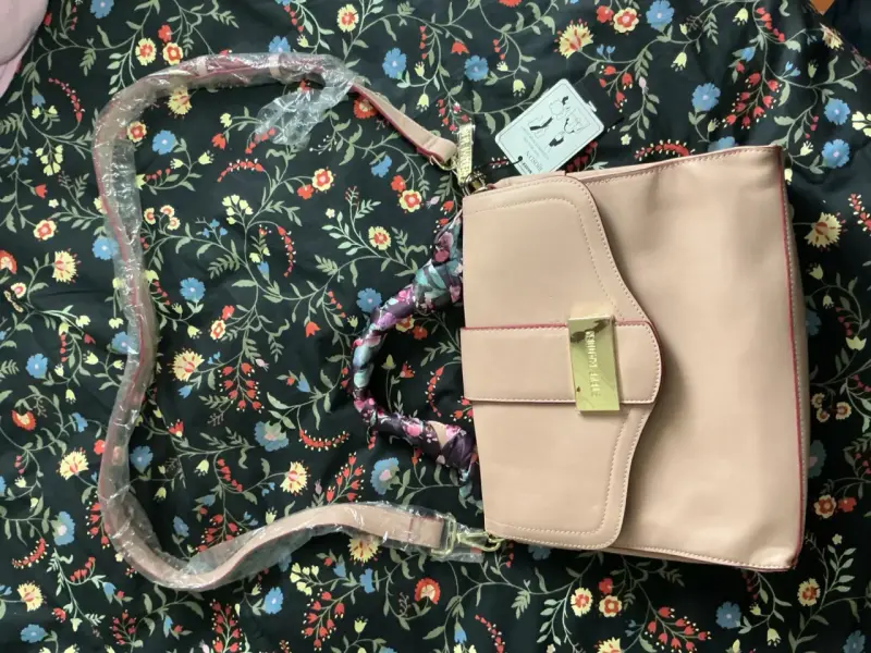 Cartera beige Steve Madden con asa floral - 3