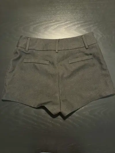 Shorts de vestir negro para mujer - miniatura 2