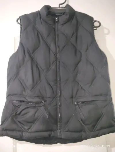 Chaleco acolchado negro GAP para mujer - miniatura 1