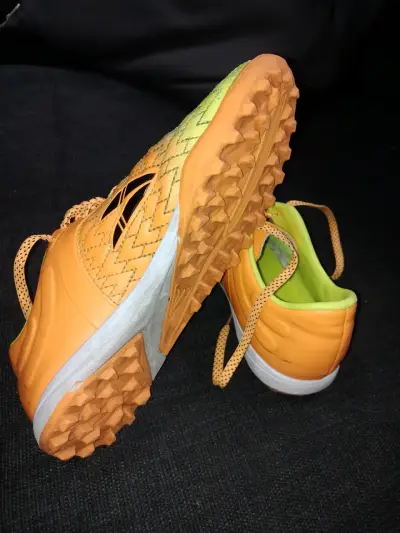 Zapatillas de Fútbol Cacike Naranja y Verde - miniatura 2
