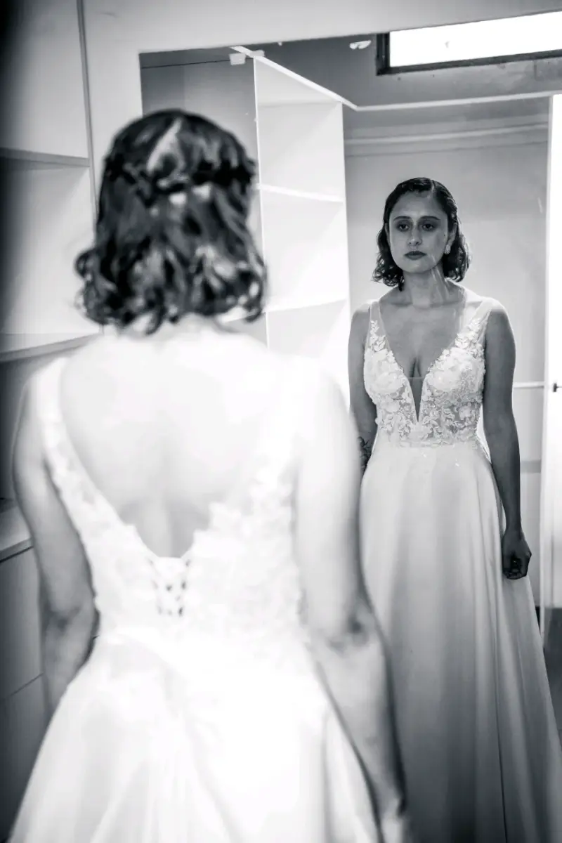 Vestido de novia blanco con encaje elegante - 2