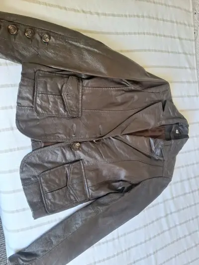 Chaqueta de cuero marrón para mujer - miniatura 1